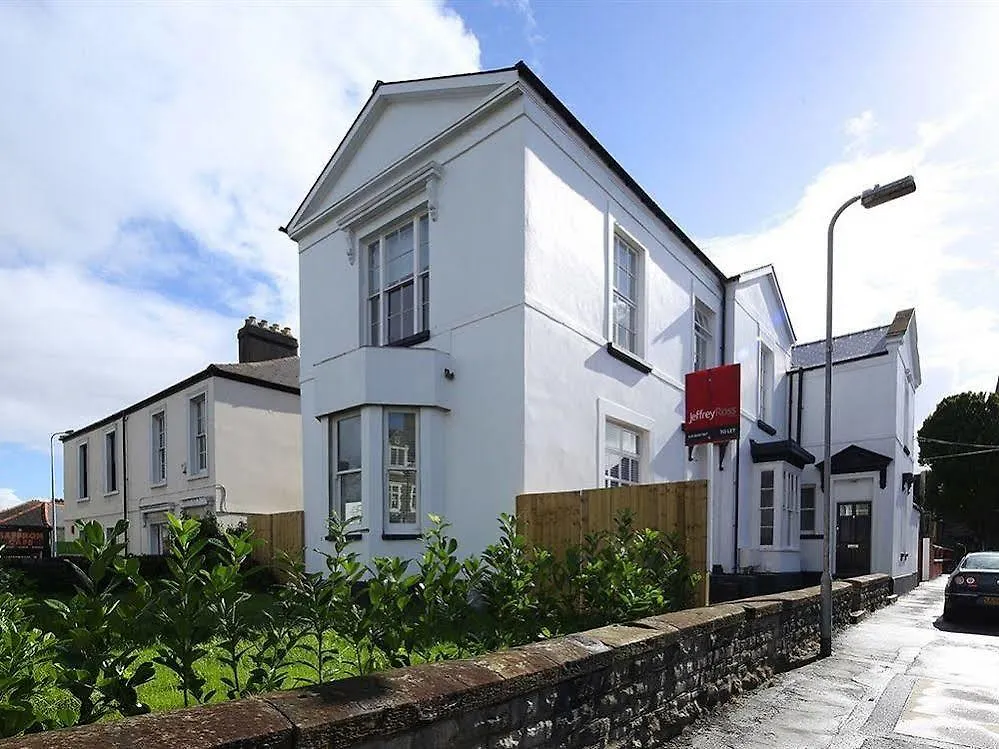 Marine House Apartments Cardiff